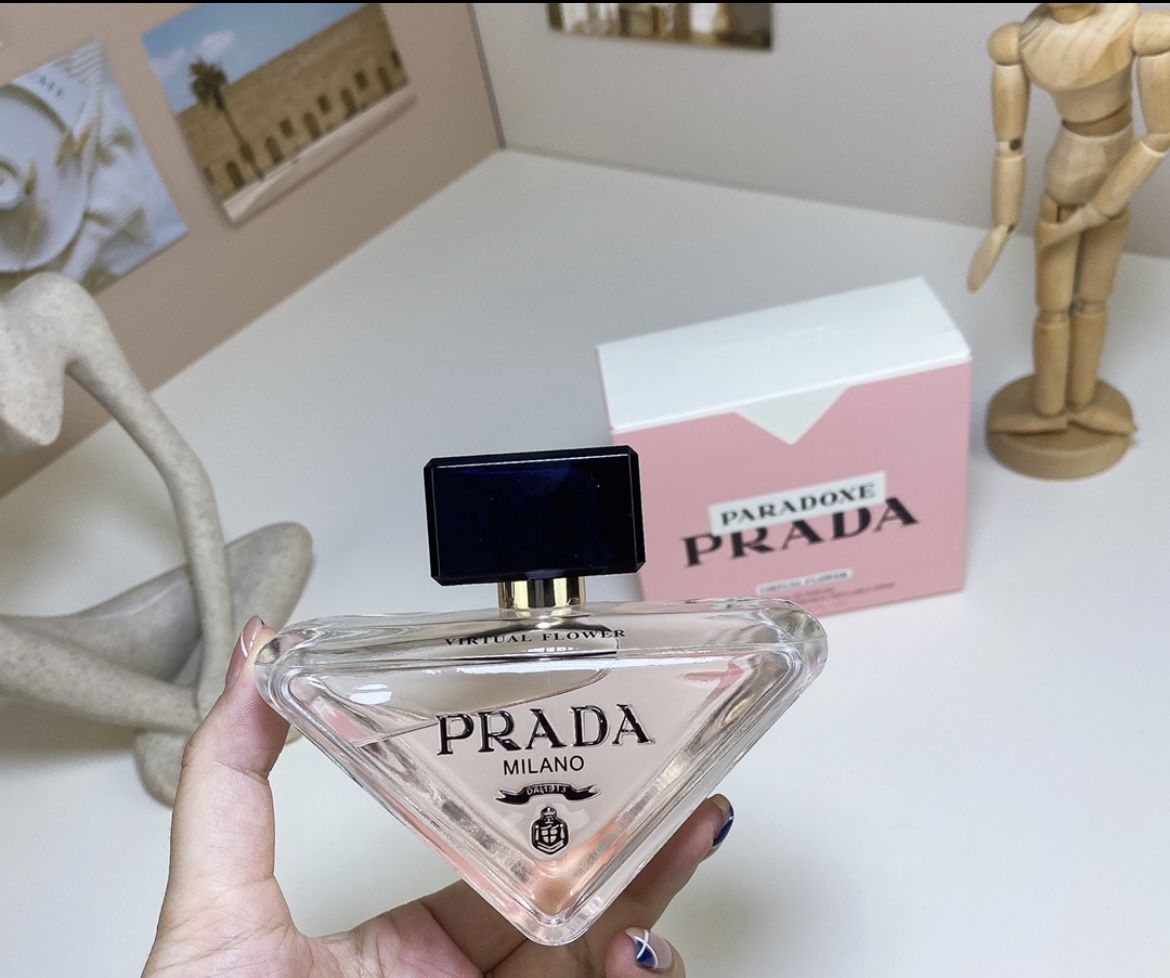 Prada Milano Paradoxe